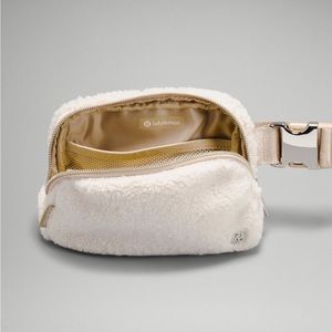 Everywhere Belt Bag Fleece